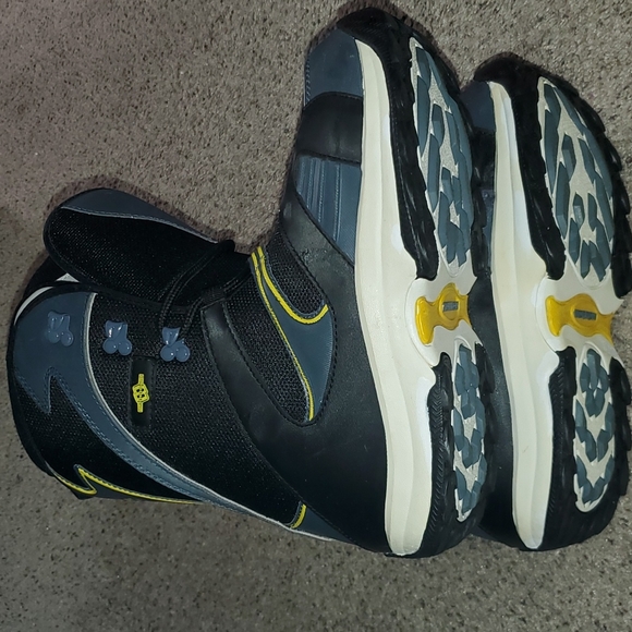 Disney Christmas 2025 Lil Rin Rin Plush Badge Red New